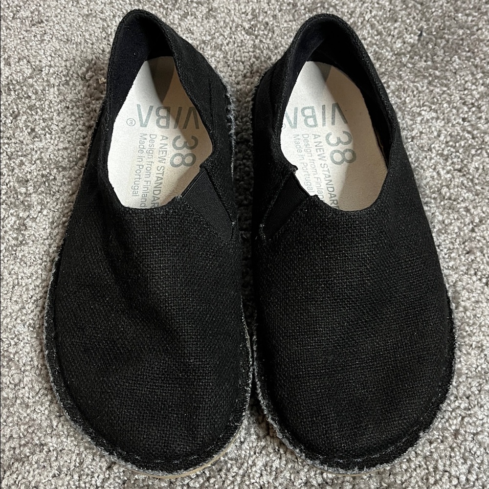 Vibae Zuma black linen constellation shoes